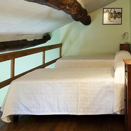 San Siro Sleeps 8 公寓 *